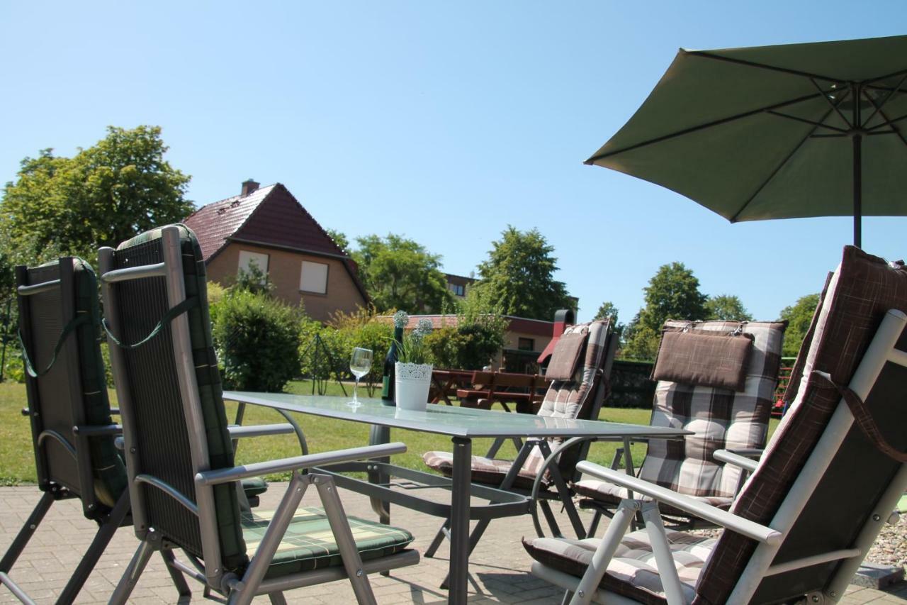 Blockhaeuser An Der Mueritz Ludorf Exterior photo